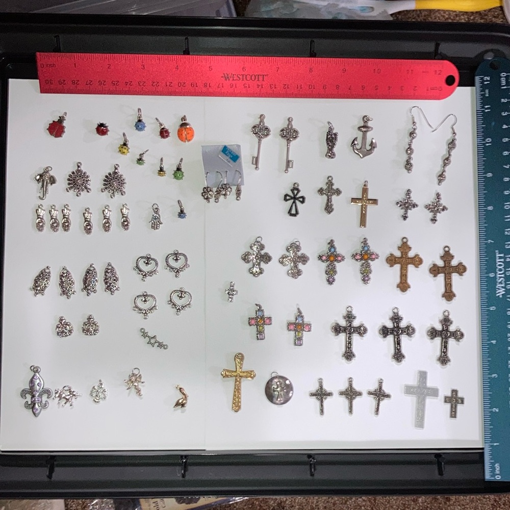 Craft jewelry items 70 pieces